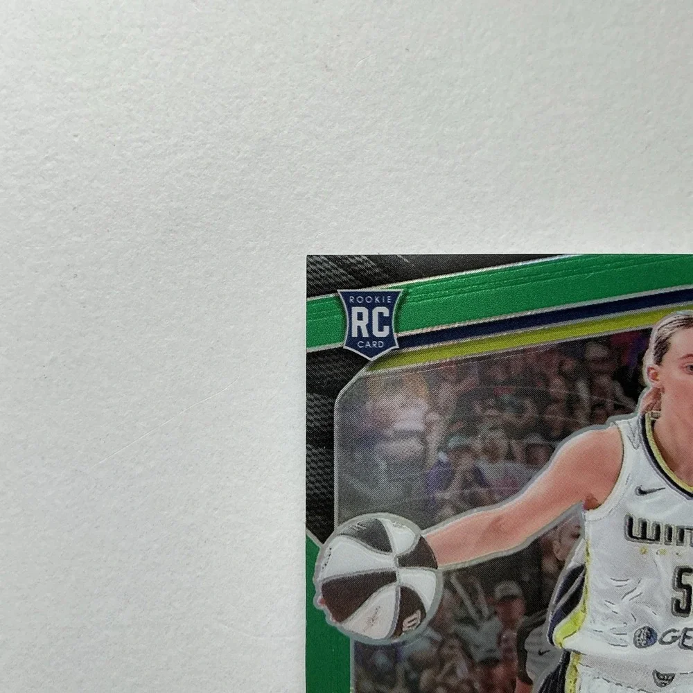 2025 Prizm WNBA - Paige Bueckers Green Prizm RC #5 Dallas Wings